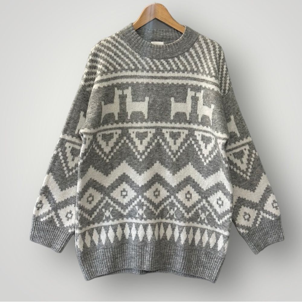 H&M Gray and White Patterned Knit Sweater